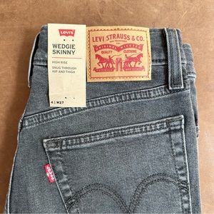 LEVI’S wedgie fit skinny jeans